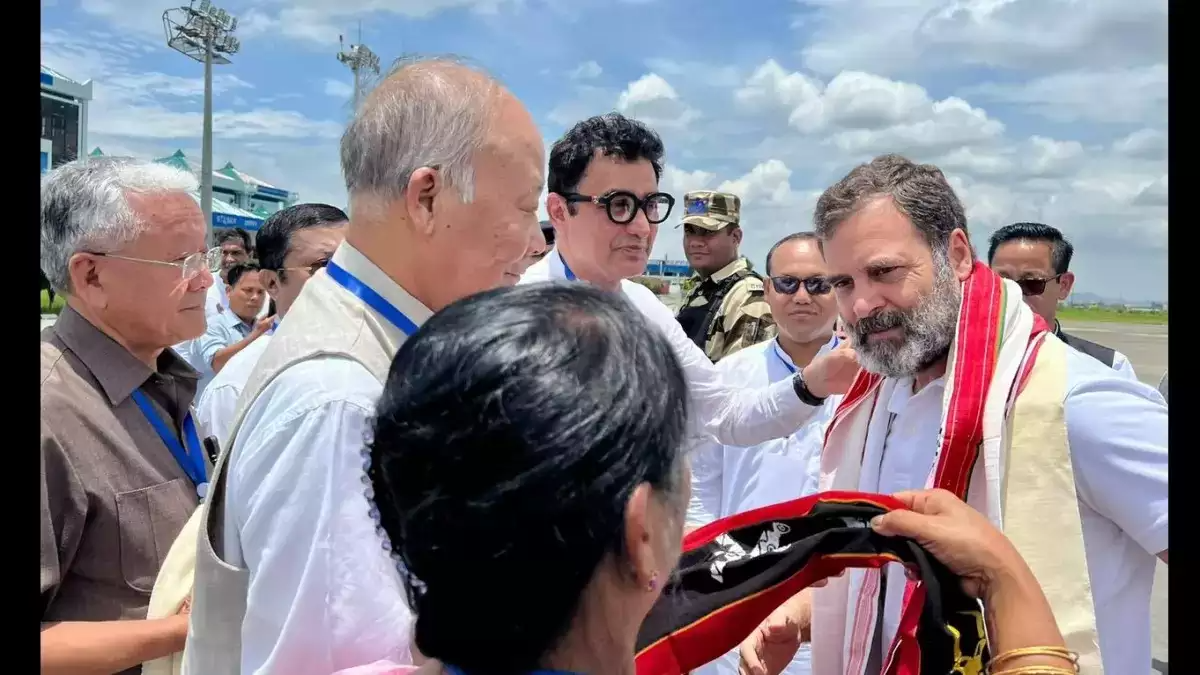 manippoor-rahul-gandhi-police-block