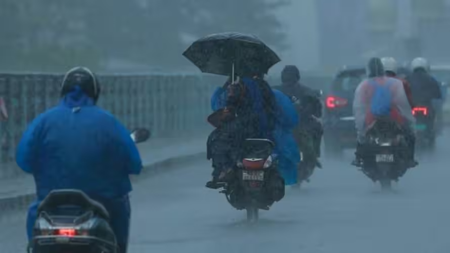 kerala-rains-yellw-alert-flood-landslide-waves