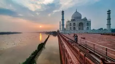 yamuna-over-flow-taj-mahal-crysess