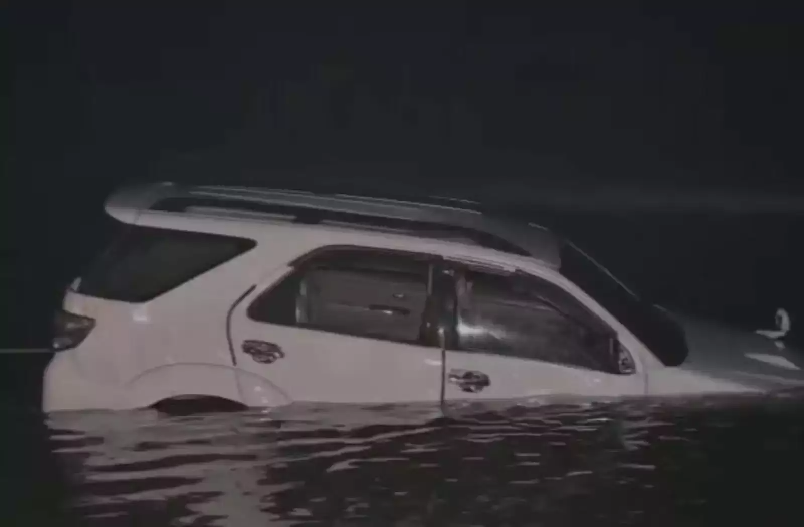 sea-car-drawn-kollam-paravoor