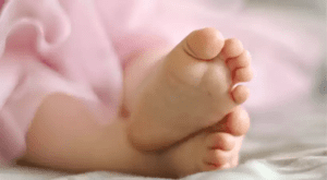 lady-pregnancy-8 month -baby-sale