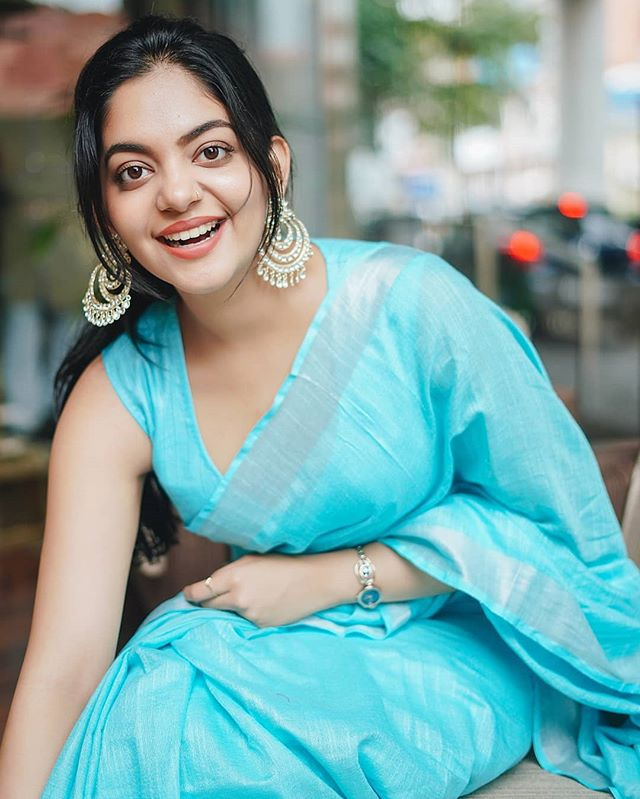 ahana-krishnakumar-in-saree-dance-insta-gramme