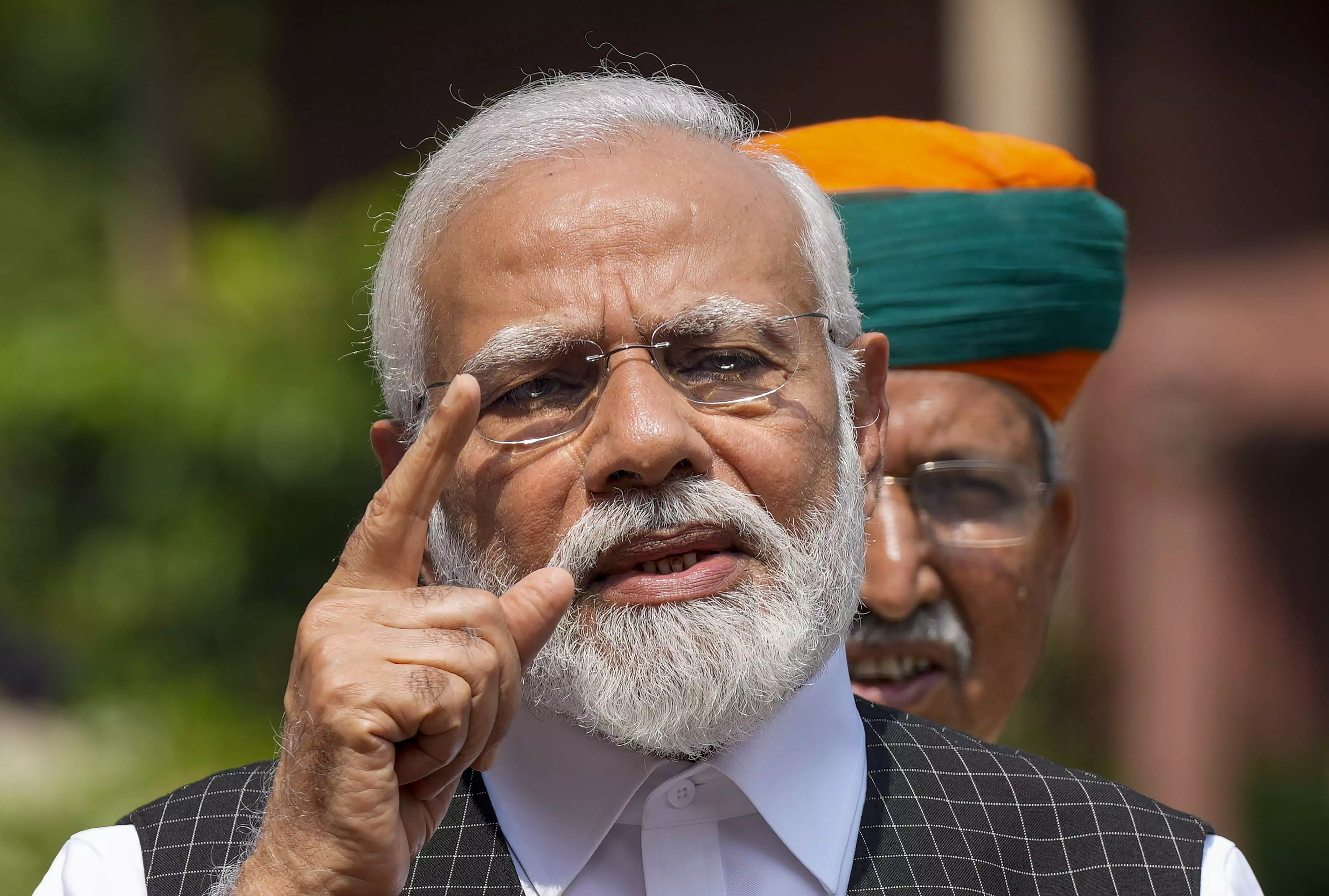 narendramodi-kukki-ladies-maythi
