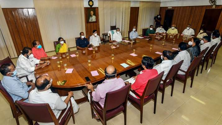 kerala-cabinet-meeting-1621866588