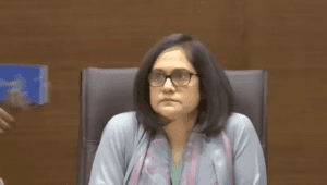 indian-railway-lady-chair-person